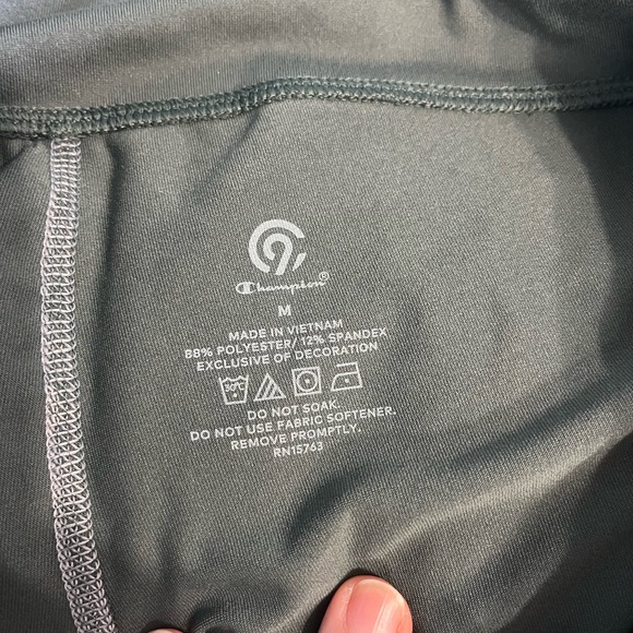 Champion C9 workout crops Medium - Picture 4 of 6